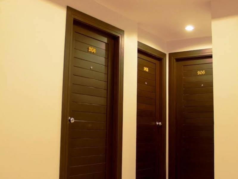 מלון Patong Oyo 373 Mc Ginger House מראה חיצוני תמונה
